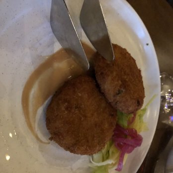 Spaghettini - Crab cakes - Italian Near Me - Seal Beach, California Spaghettini - Crab cakes - Italian Near Me - Seal Beach, California