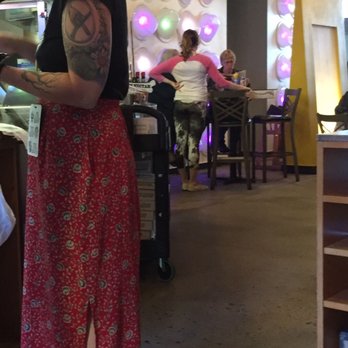 Grinders - Seating area - Pizza Near Me - Kansas City, Missouri