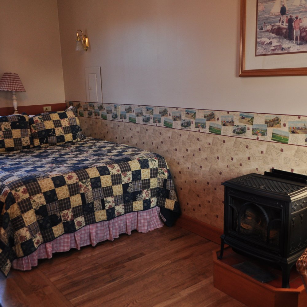 Swan Hotel - Interior of cabin #1 - Hotels Near Me - Port Townsend, Washington