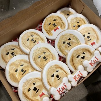 Make Bake Decorate - She threw in the dog bones for free!!! - Cupcakes Near Me