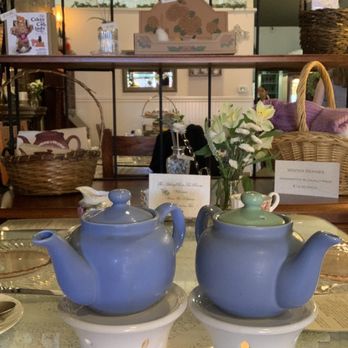 Aubrey Rose Tea Room - Mini tea pots with warmers - Tea Rooms Near Me - La Mesa, California
