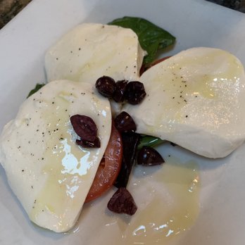 Fabiolus Cucina - Caprese salad - Italian Near Me - Hollywood, California Fabiolus Cucina - Caprese salad - Italian Near Me - Hollywood, California