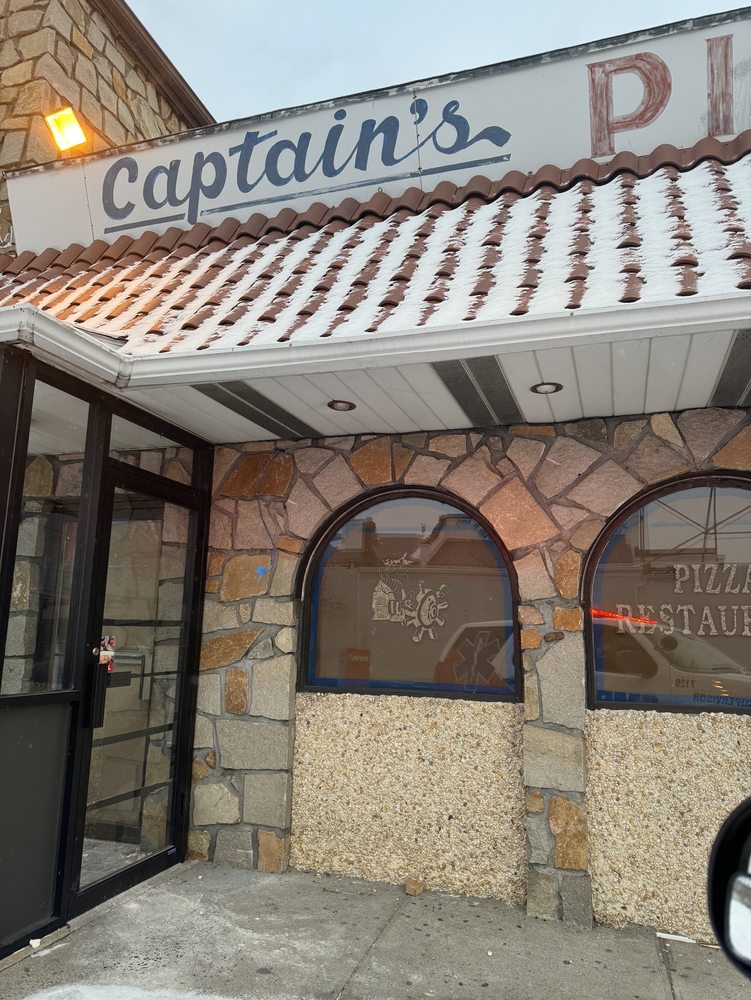 Captain's Pizza House Restaurant