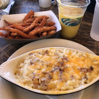 Gilbert's Resort - Bacon Mac & Cheese - Resorts Near Me - Key Largo, Florida Gilbert's Resort - Bacon Mac & Cheese - Resorts Near Me - Key Largo, Florida
