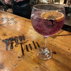 El Gin Tub - Gin tonic (wild card) $8 for gin $4 for tonic