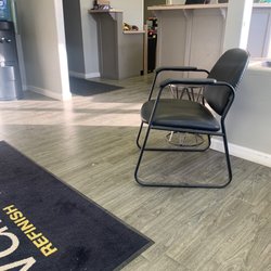 Jimmy's Body Shop - Clean lobby