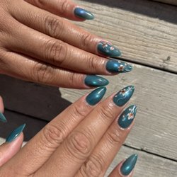 The X Nail