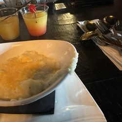 Marie's Lounge - Presentation is not a priority