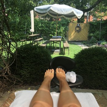 Poppy & Monroe - Pedicure in the garden area - Nail Salons Near Me - Nashville, Tennessee Poppy & Monroe - Pedicure in the garden area - Nail Salons Near Me - Nashville, Tennessee