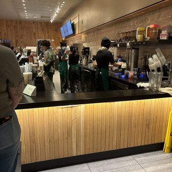 Starbucks Palm Beach Gardens: Sip & Savor in Style
