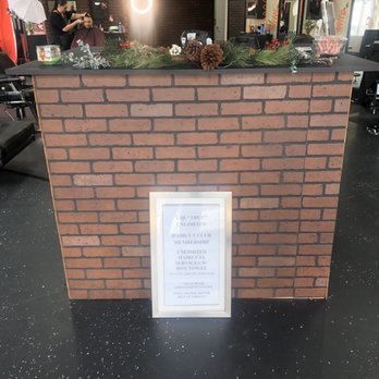 The True Barber - Front desk - Barbers Near Me - Tampa, Florida