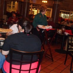 Passaggio Italian Gardens - Diners at Dinner Time