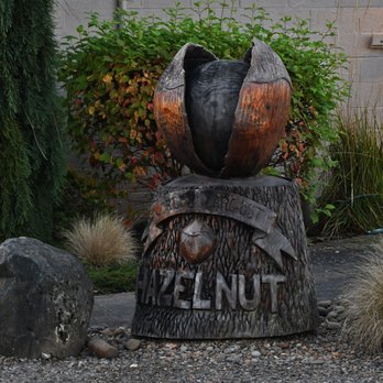 Pacific Hazelnut Candy Factory - Great sculpture - Candy Stores Near Me - Aurora, Oregon