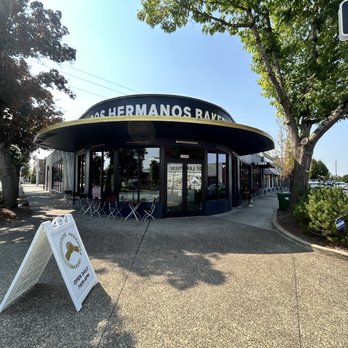 Dos Hermanos Bakery - Exterior - Bakeries Near Me - Beaverton, Oregon