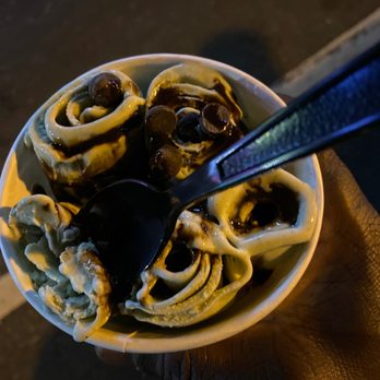 Frozen Rolled Ice Cream - Ice Cream & Frozen Yogurt Near Me - Philadelphia, Pennsylvania