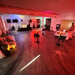 Red Dot Studios - Red Dot Studios " The Vault " 

Host Events , Classes, photoshoots and more! 

RDSFL RDSTUDIOS