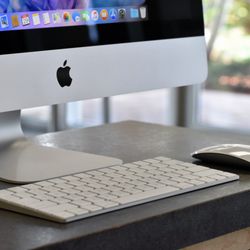 iTech - West Palm Beach - 21.5" iMac close up
