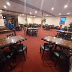 JJ's Steakhouse - MAIN DINING ROOM