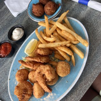 Beach Waves Grill - Shrimp & Scallops UE - Seafood Near Me - Indian Rocks Beach, Florida