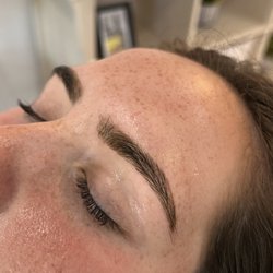 LLBA Beauty Bar - Brow shape and tint