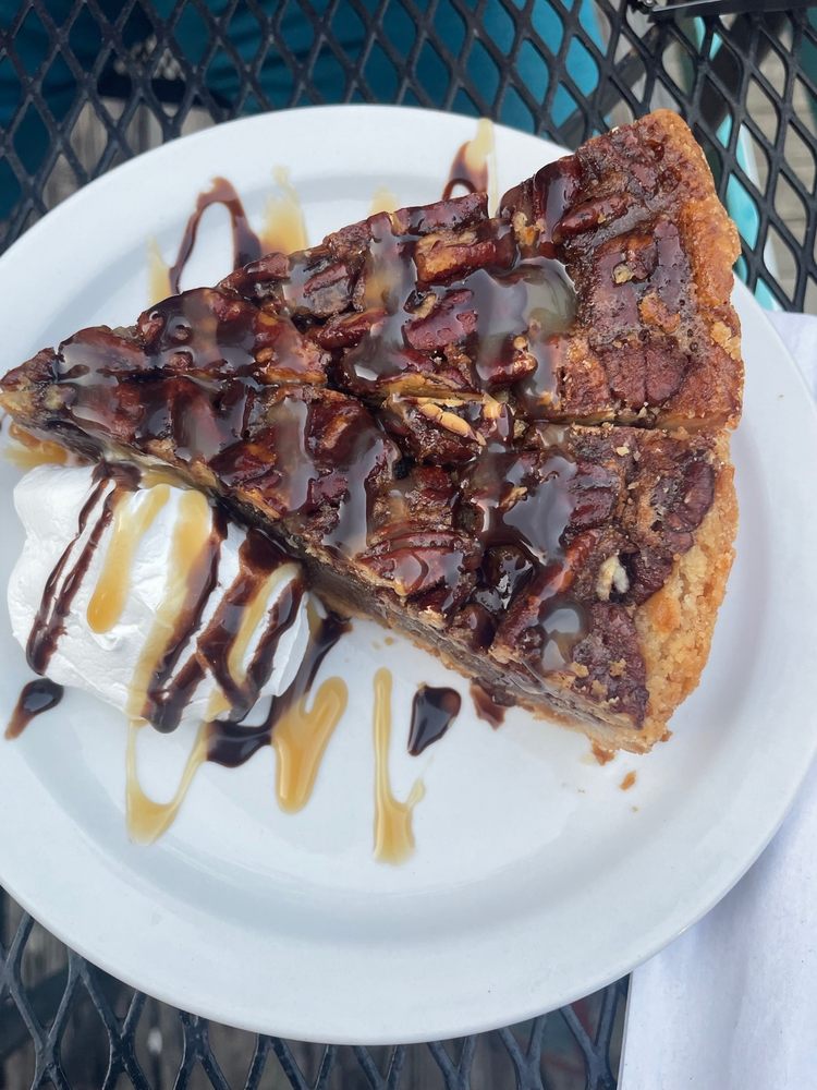 HUCK’S COVE MARINA BAR & GRILL Updated June 2024 54 Photos & 96