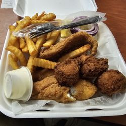 Merl's Diner - 3 filet Catfish plate.