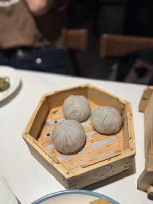 MR. DIM SUM by null
