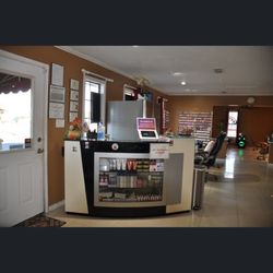 Nail Club - Front Desk