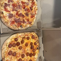 QZO Pizza - Spicy salami pizza & pepperoni pizza