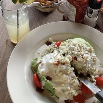 Offshore Ale - Ice berg salad - Breweries Near Me - Oak Bluffs, Massachusetts