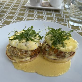 The Lemon Tree - Jumbo Lump Crab Cake Benedict - Cocktail Bars Near Me - Bend, Oregon