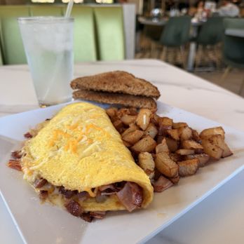 Crust Kitchen - Meatlovers omelette - Pizza Near Me - San Diego, California Crust Kitchen - Meatlovers omelette - Pizza Near Me - San Diego, California