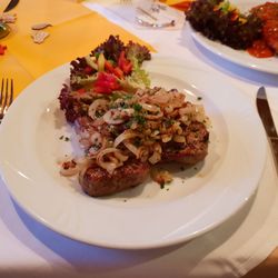 Schaumburger Hof - Rumpsteak mit Zwiebeln