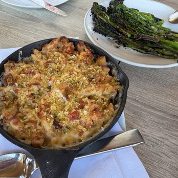 Haven's Harborside - Lobster mac and cheese and broccolini with aged balsamic - Cocktail Bars Near Me - Wailuku, Hawaii Haven's Harborside - Lobster mac and cheese and broccolini with aged balsamic - Cocktail Bars Near Me - Wailuku, Hawaii