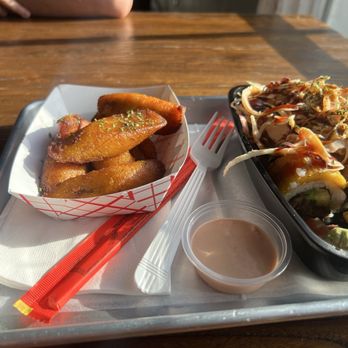 Los Tres Golpes - Chimmuchurri roll and maduros - Dominican Near Me - Orlando, Florida Los Tres Golpes - Chimmuchurri roll and maduros - Dominican Near Me - Orlando, Florida