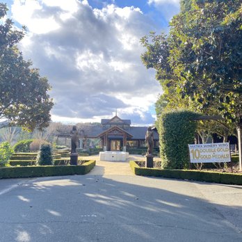 Matrix Winery - Entrance to winery - Wineries Near Me - Healdsburg, California Matrix Winery - Entrance to winery - Wineries Near Me - Healdsburg, California