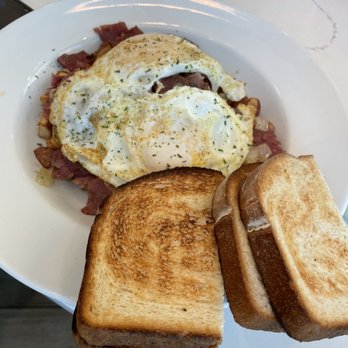 Hemingway Brunch - Corned beef hash - Breakfast & Brunch Near Me - Coppell, Texas Hemingway Brunch - Corned beef hash - Breakfast & Brunch Near Me - Coppell, Texas