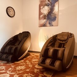 Oasis Cryo & Health Spa - Novo Xt massage chairs