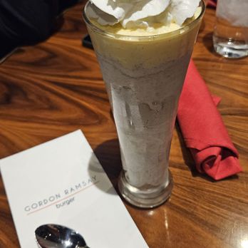 Gordon Ramsay Burger Las Vegas - Oreo shake - Burgers Near Me - Las Vegas, Nevada Gordon Ramsay Burger Las Vegas - Oreo shake - Burgers Near Me - Las Vegas, Nevada
