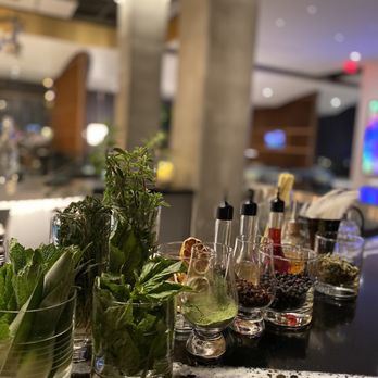 Wren - Cocktail Bars Near Me - Tysons, Virginia