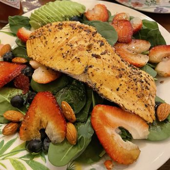 Mac's Downtown - Super salmon salad - Seafood Near Me - El Paso, Texas Mac's Downtown - Super salmon salad - Seafood Near Me - El Paso, Texas
