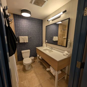 Spark by Hilton Bakersfield Central - Hotels Near Me - Bakersfield, California Spark by Hilton Bakersfield Central - Hotels Near Me - Bakersfield, California