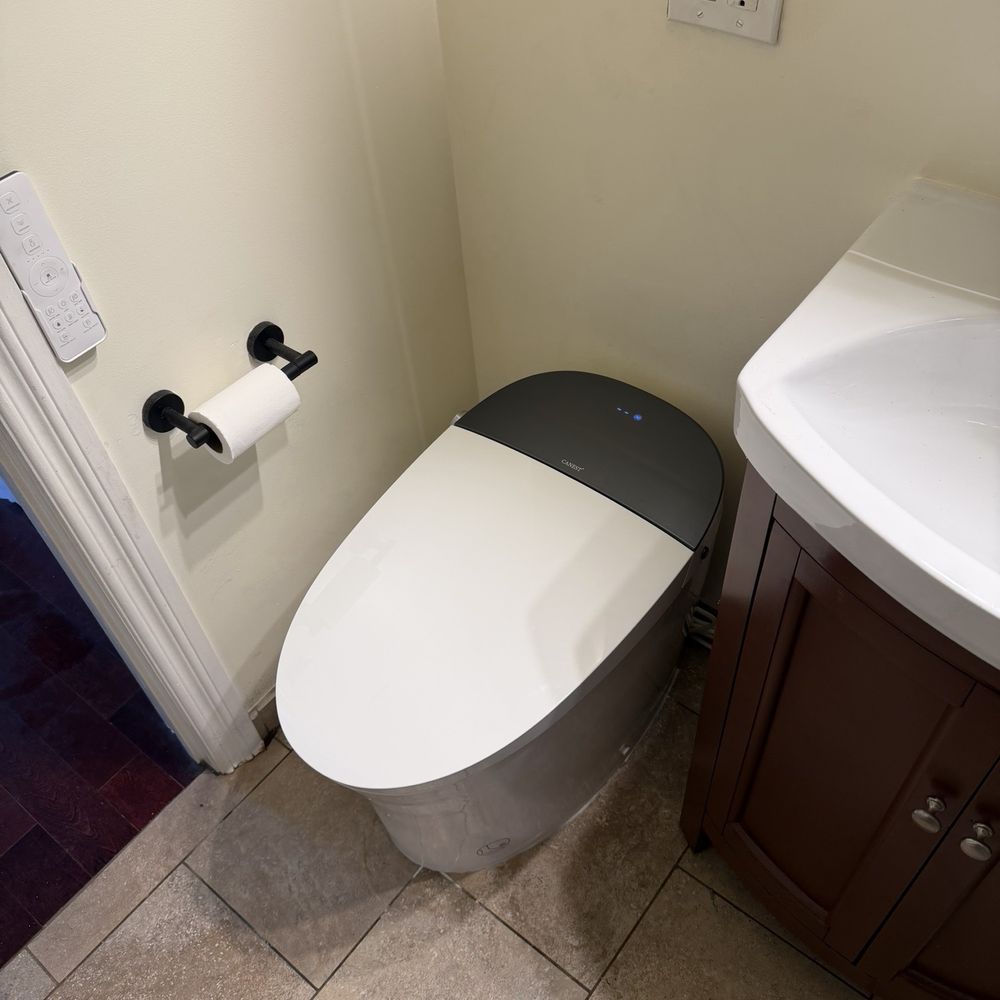 Luna´s Design & Construction - Smart toilet installed - General Contractors Near Me Luna´s Design & Construction - Smart toilet installed - General Contractors Near Me