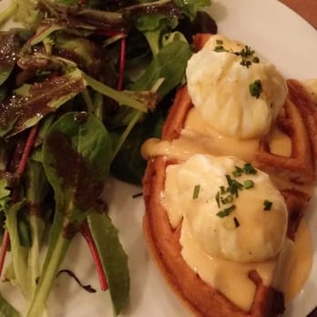 Peck 47 - This is a waffle with poached eggs and sauce.... It's yummy! - Breakfast & Brunch Near Me - Brussels, BRU Peck 47 - This is a waffle with poached eggs and sauce.... It's yummy! - Breakfast & Brunch Near Me - Brussels, BRU