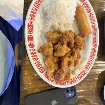 Me Con Bistro - General Tso Chicken - Chinese Near Me - Austin, Texas Me Con Bistro - General Tso Chicken - Chinese Near Me - Austin, Texas