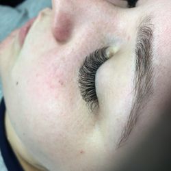 Enhanced Lashes and More - Beautiful light volume set