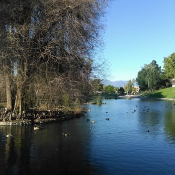 Hollenbeck Park - Hollenbeck Park looking north. Large Canadian geese; smaller Mallards. - Parks Near Me - Los Angeles, California Hollenbeck Park - Hollenbeck Park looking north. Large Canadian geese; smaller Mallards. - Parks Near Me - Los Angeles, California