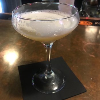 Finney's Crafthouse - Burbank - Traditional whiskey sour - New American Near Me - Burbank, California