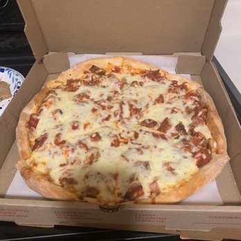 Due Amici Pizza - - 14" inch Chicken Parm pizza - Pizza Near Me - Charlotte, North Carolina Due Amici Pizza - - 14" inch Chicken Parm pizza - Pizza Near Me - Charlotte, North Carolina
