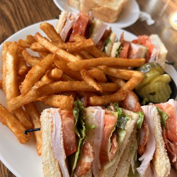 Strawberry Hill Diner - a club sandwich and french fries - Diners Near Me - Tonopah, Nevada Strawberry Hill Diner - a club sandwich and french fries - Diners Near Me - Tonopah, Nevada